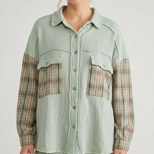 POL Oversized Sweet Fling Gauze Shacket in sage women’s size large